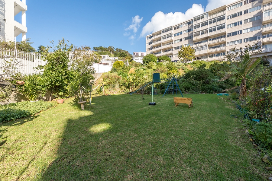 To Let 3 Bedroom Property for Rent in Green Point Western Cape